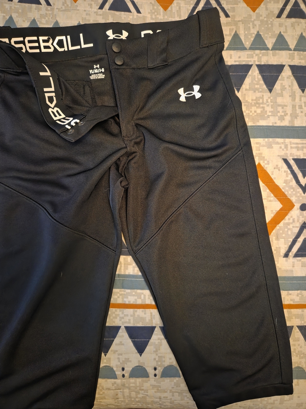 Under Armour Black Baseball Knicker Style Pants